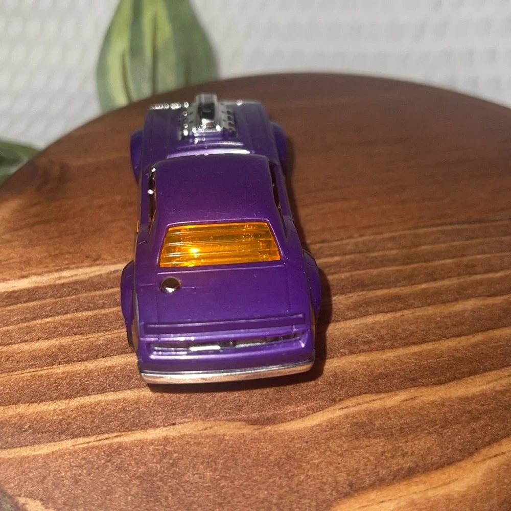 ZURU Metal Machines Import 2018 POISON IVY Purple